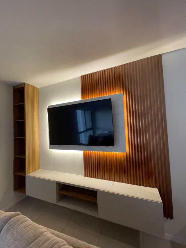 Centro de entretenimiento con iluminación indirecta — Muebles de Entretenimiento, Cocinas & Closets Stylo
