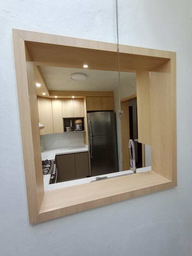 Ventana pasaplatos con marco de madera — Recámaras con Closet, Cocinas & Closets Stylo